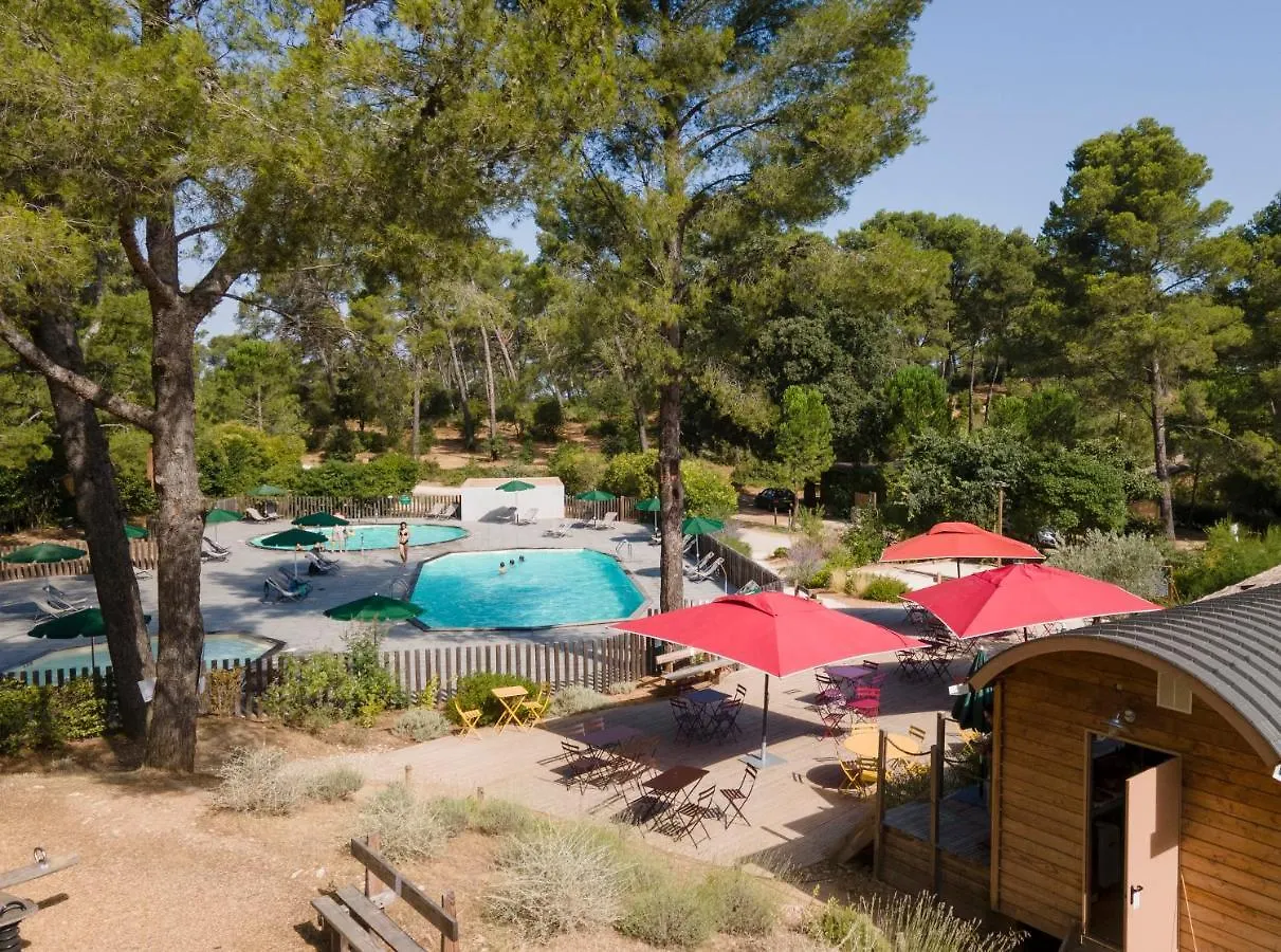 Campsite Huttopia Fontvieille