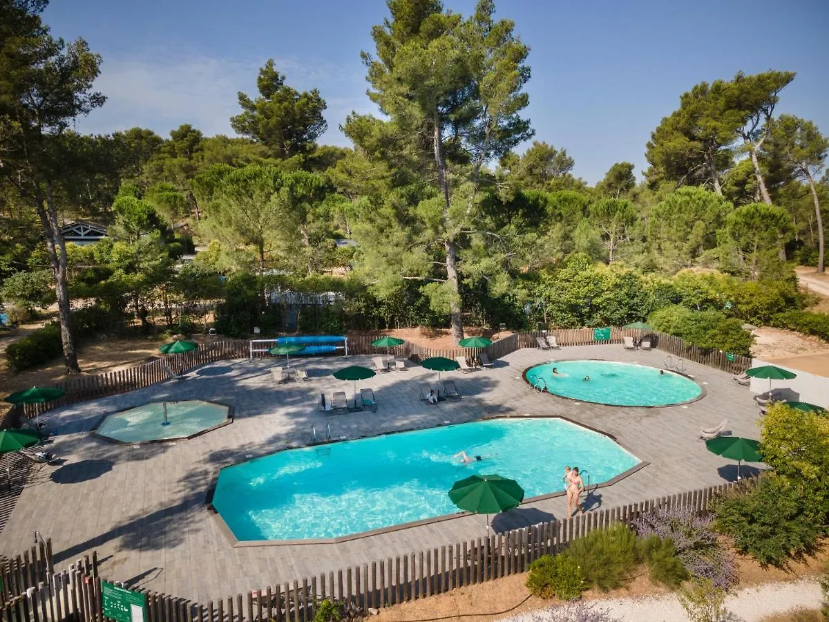 Campsite Huttopia Fontvieille