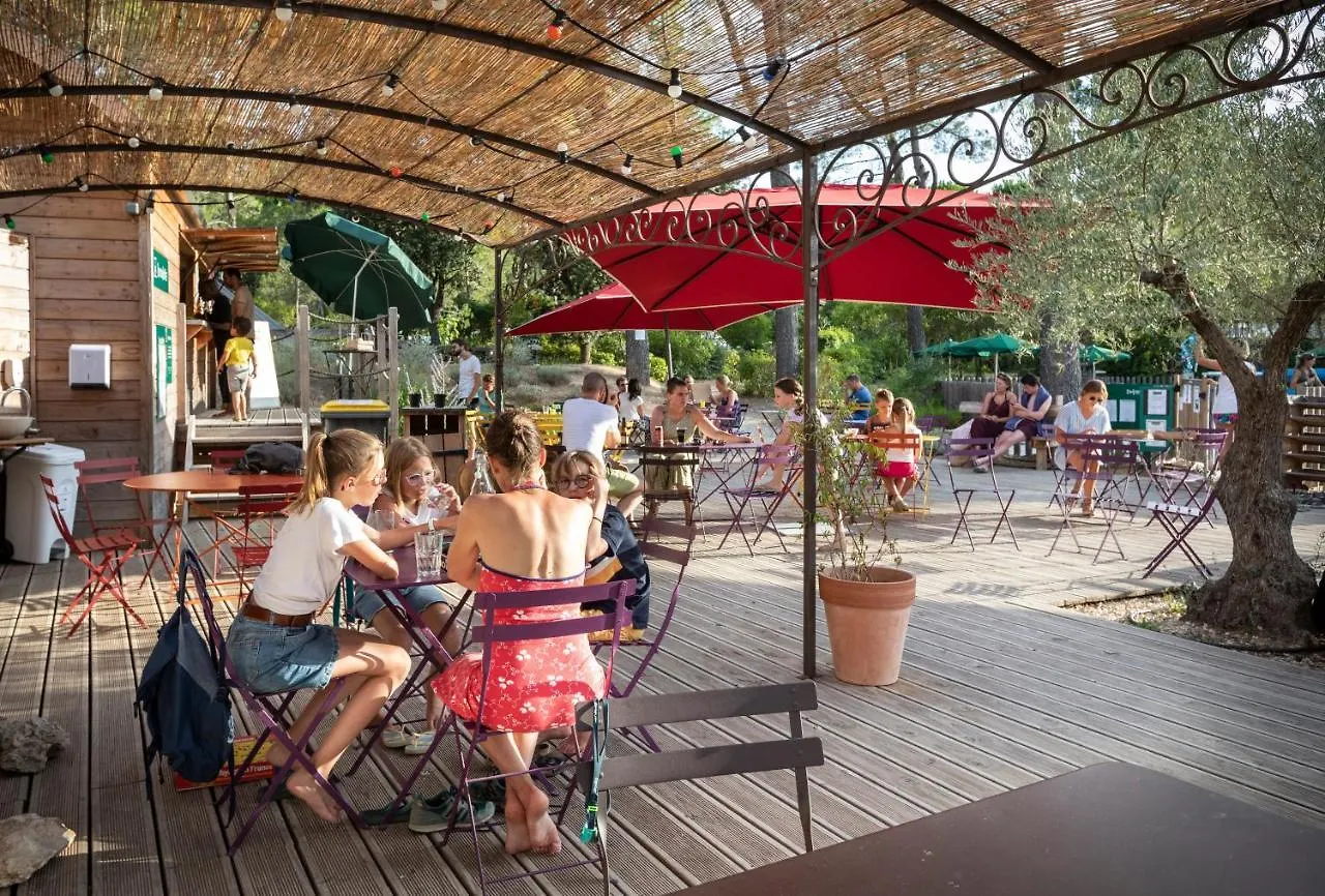 Campsite Huttopia Fontvieille