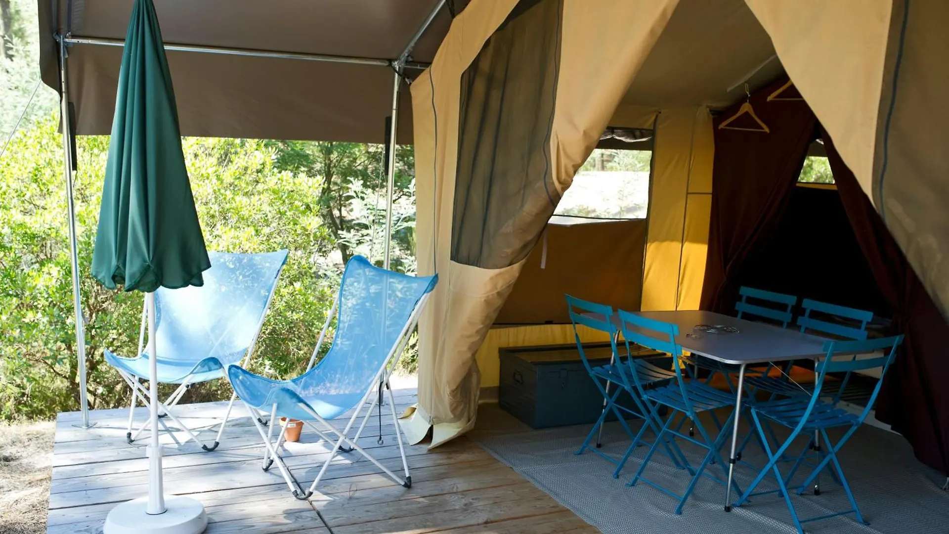 Huttopia Fontvieille 3*,